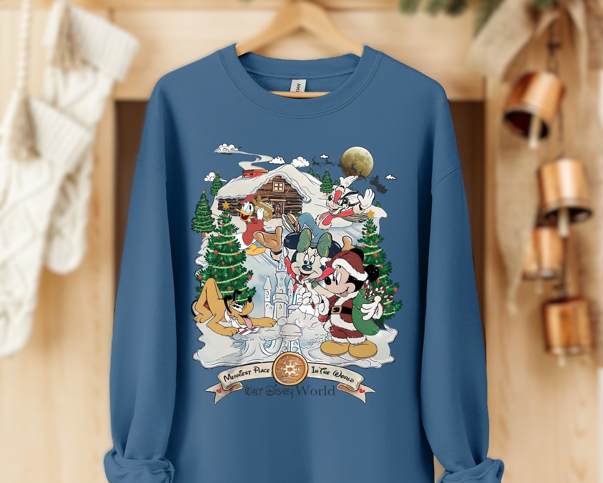 Unisex Mouse Friends Christmas Shirt 5-7 day tat